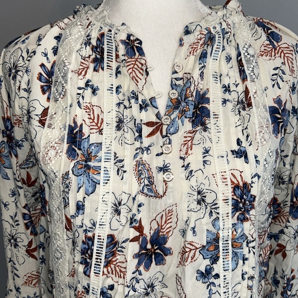 Floral Print Boho-style Blouse - Picture 2 of 4